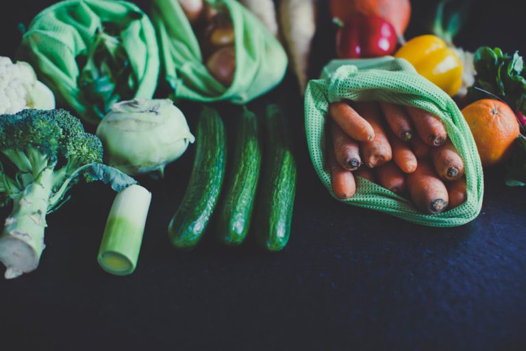 Photo Grocery shopping: Fruits and vegetables