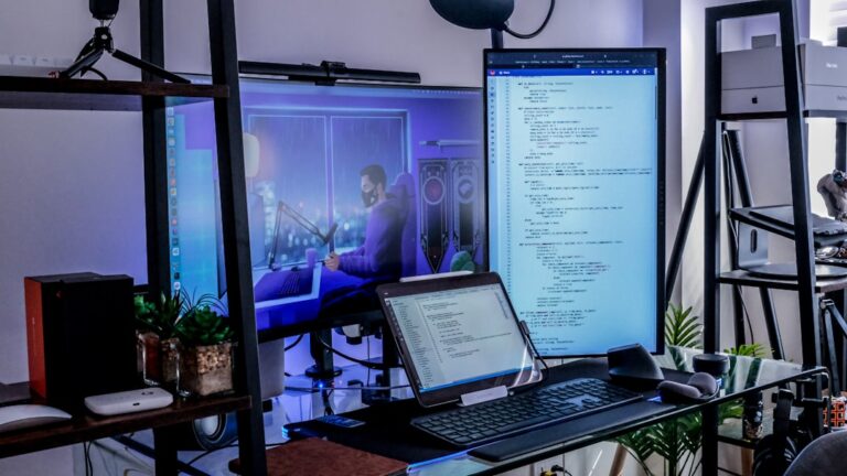 Tworzenie botów do zarabiania pieniędzy: Jak zacząć? 1 Photo Programming code